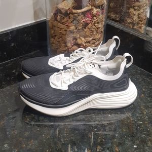 APL Streamline Running Shoes Sneakers in Black/Black/White Size 10.5
